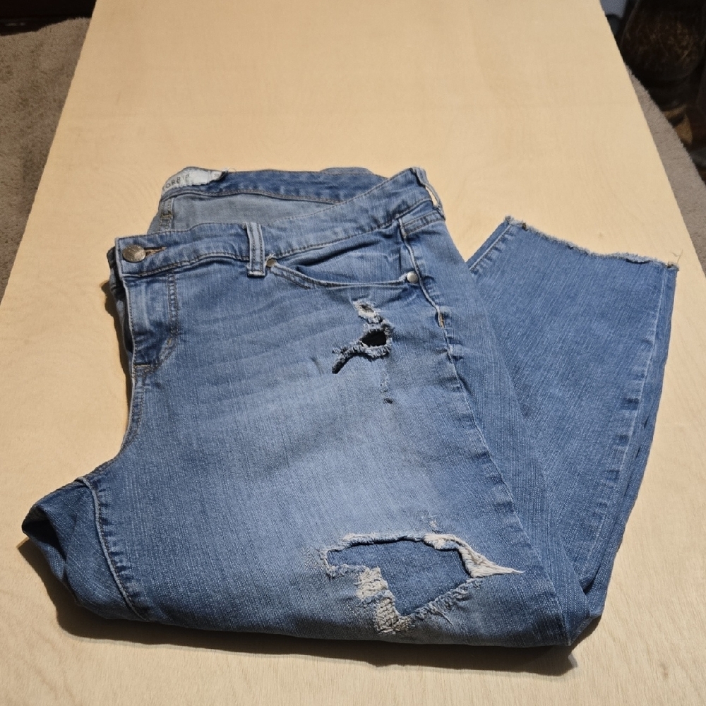 D18 Torrid Distressed Cropped Jeans High Rise 5 Pocket Stretch Ankle - Picture 3 of 12
